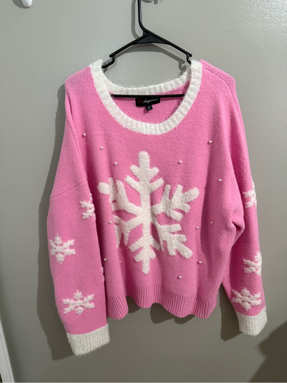 32 Degrees Pink & White Snowflake Crewneck Sweater